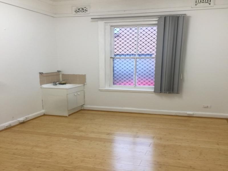 HAMILTON RD, Fairfield NSW 2165