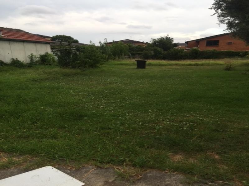 HAMILTON RD, Fairfield NSW 2165