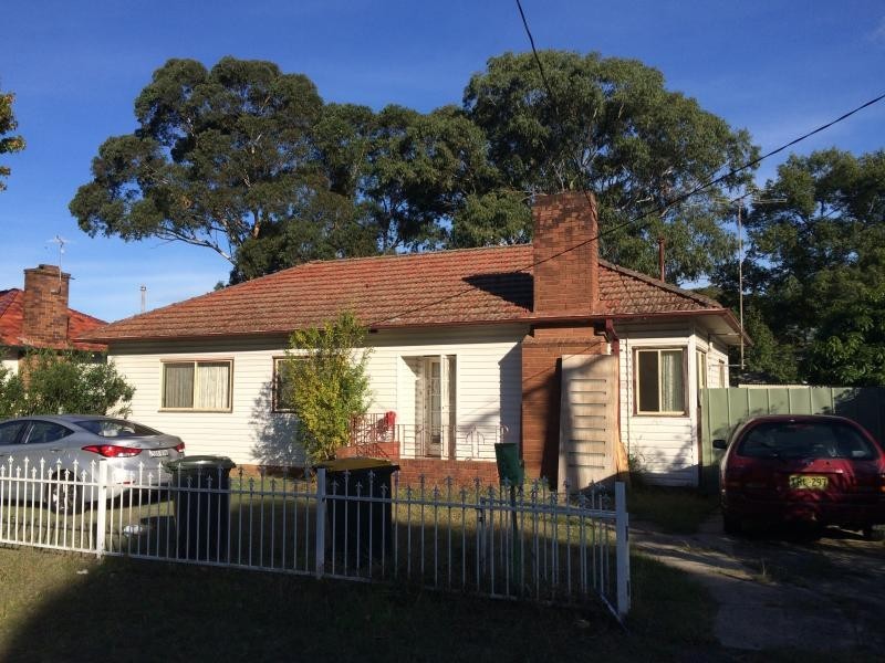 LATTY STREET, Fairfield NSW 2165
