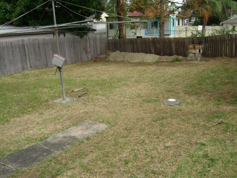 1 LAWFORD STREET, Fairfield West NSW 2165