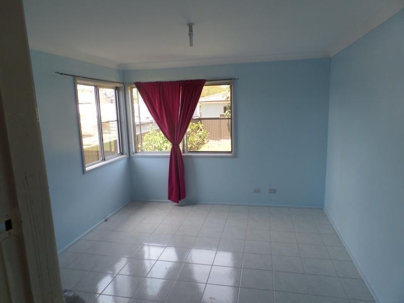 1 LAWFORD STREET, Fairfield West NSW 2165