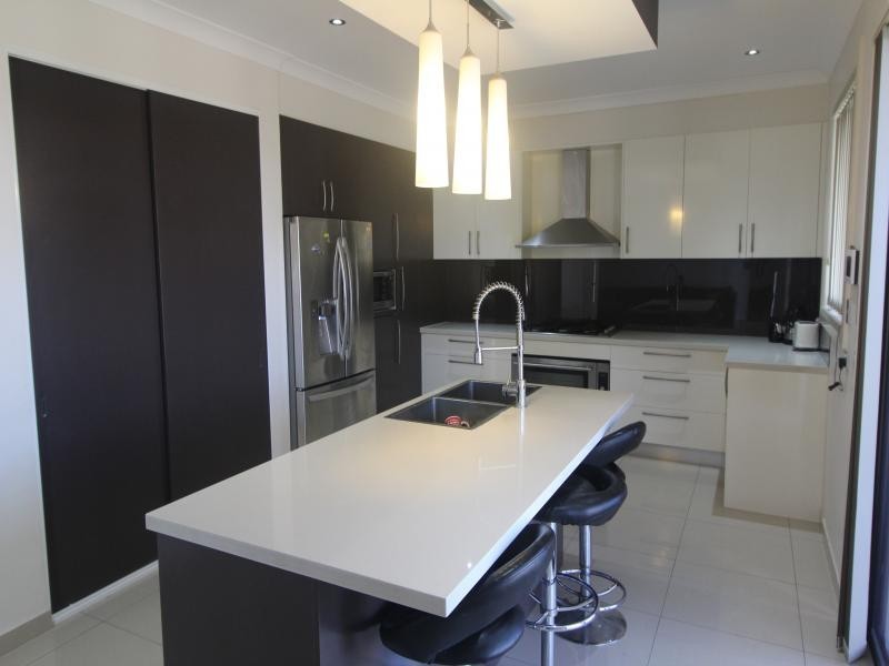 9 KEW ROAD, Hoxton Park NSW 2171