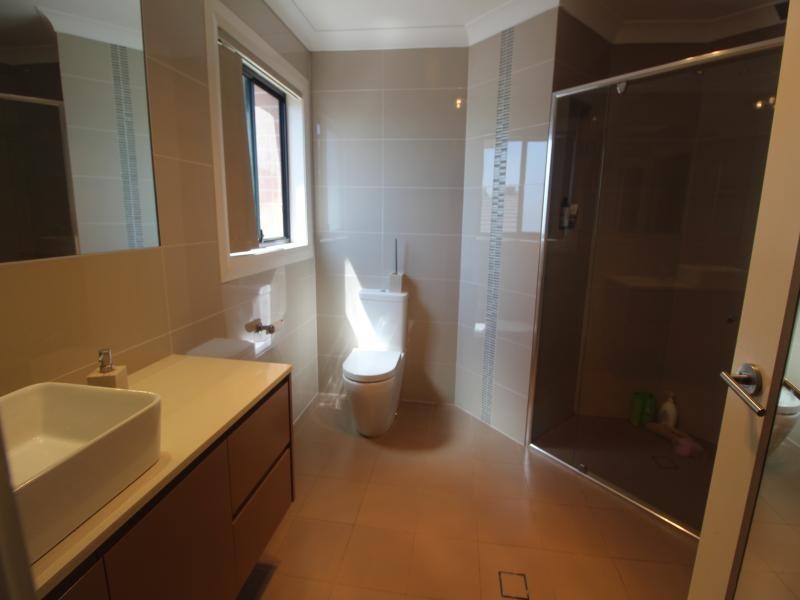 9 KEW ROAD, Hoxton Park NSW 2171