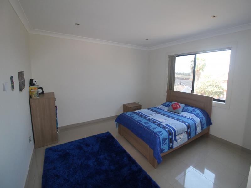 9 KEW ROAD, Hoxton Park NSW 2171