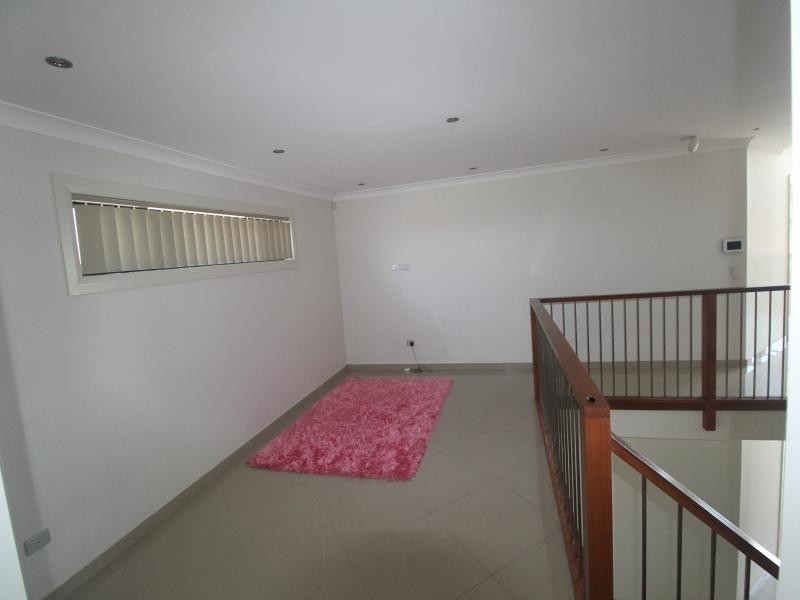 9 KEW ROAD, Hoxton Park NSW 2171