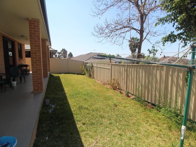 9 KEW ROAD, Hoxton Park NSW 2171