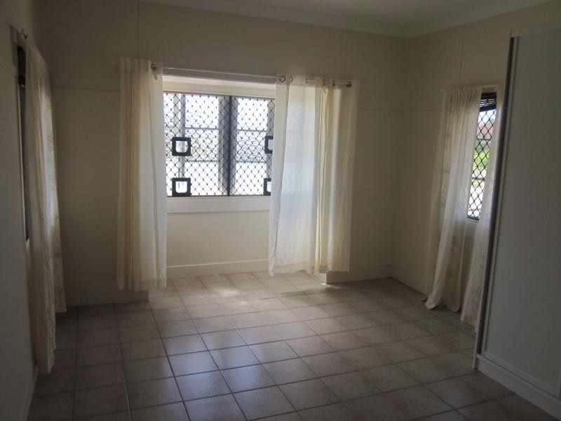 146 Frank St, Labrador QLD 4215