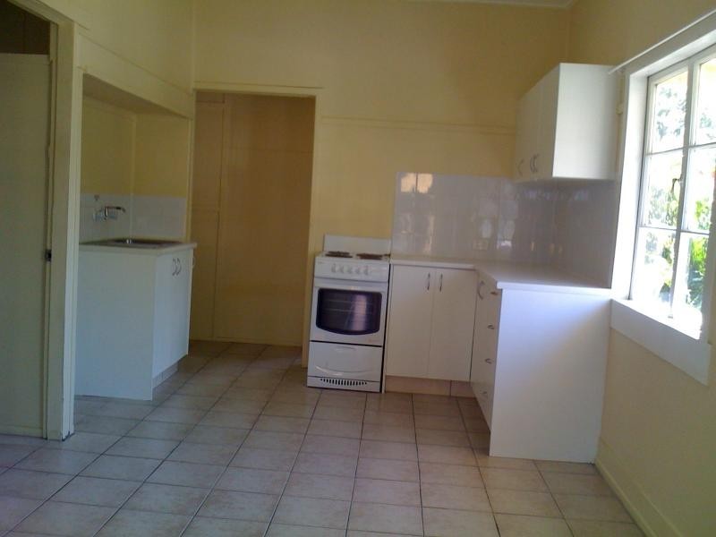 146 Frank St, Labrador QLD 4215