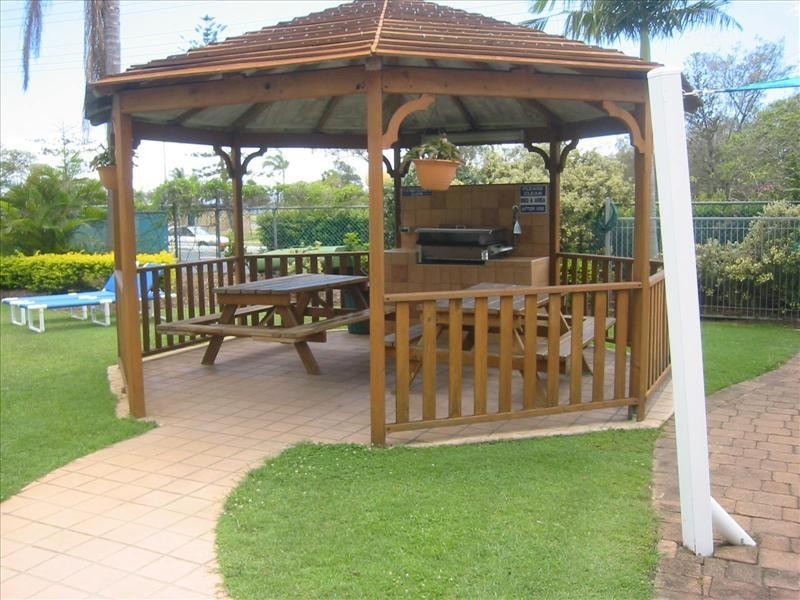 114 Marine Pde, Southport QLD 4215