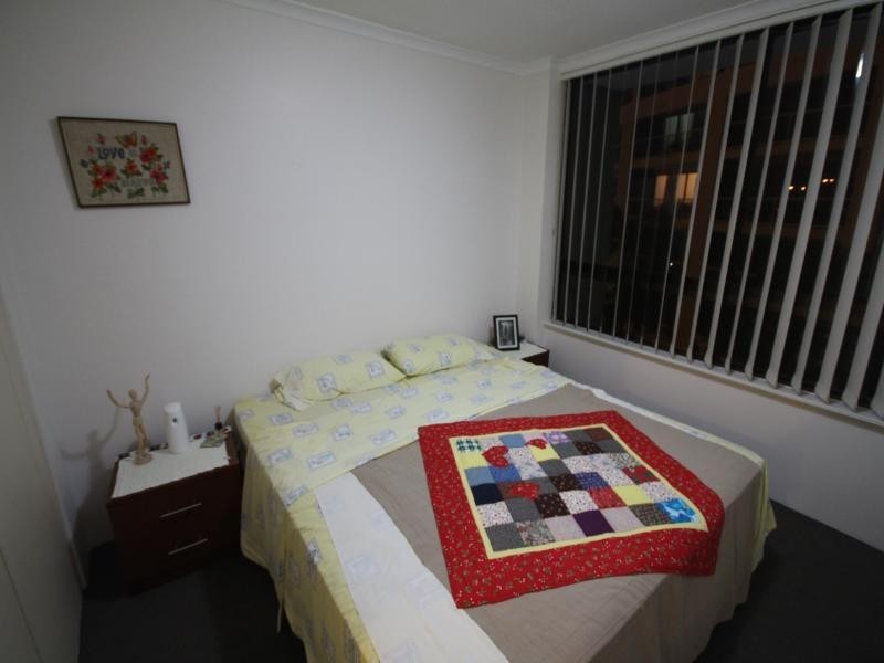 114 Marine Pde, Southport QLD 4215