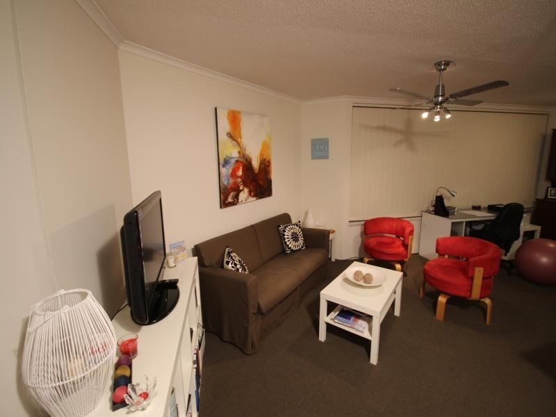 114 Marine Pde, Southport QLD 4215