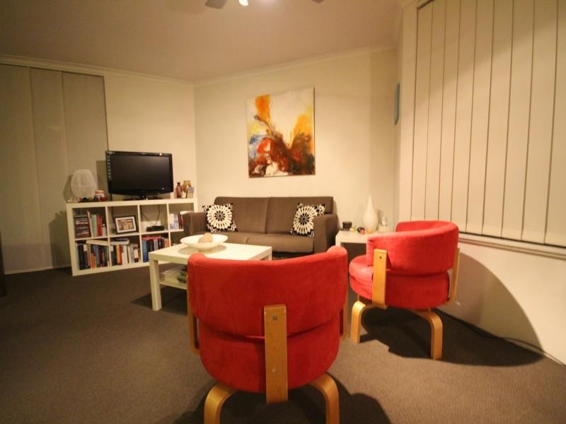 114 Marine Pde, Southport QLD 4215