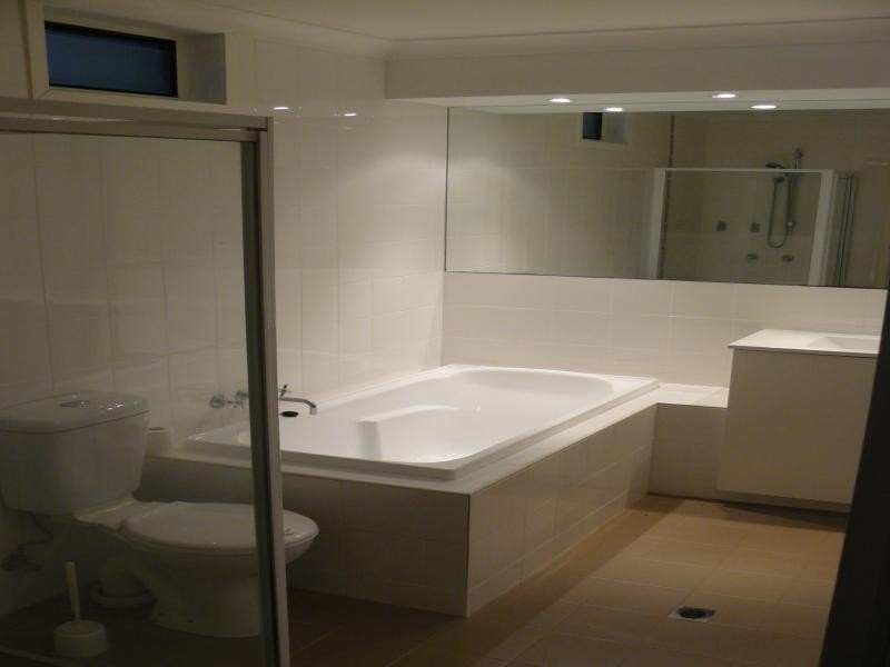 Southport Nerang Rd, Ashmore QLD 4214