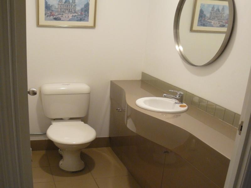 Southport Nerang Rd, Ashmore QLD 4214