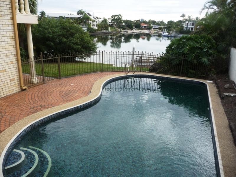 155 Monaco St, Broadbeach Waters QLD 4218