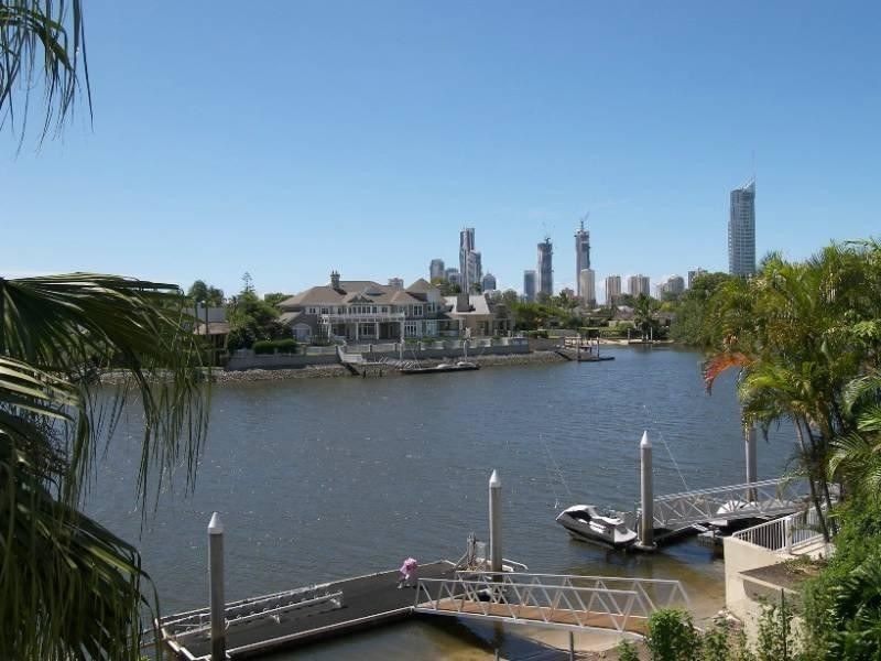 155 Monaco St, Broadbeach Waters QLD 4218