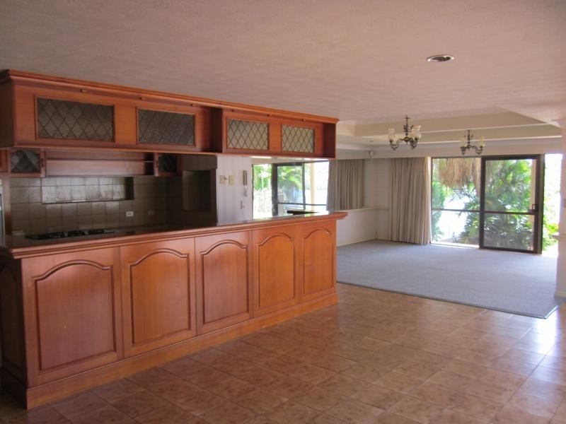 155 Monaco St, Broadbeach Waters QLD 4218