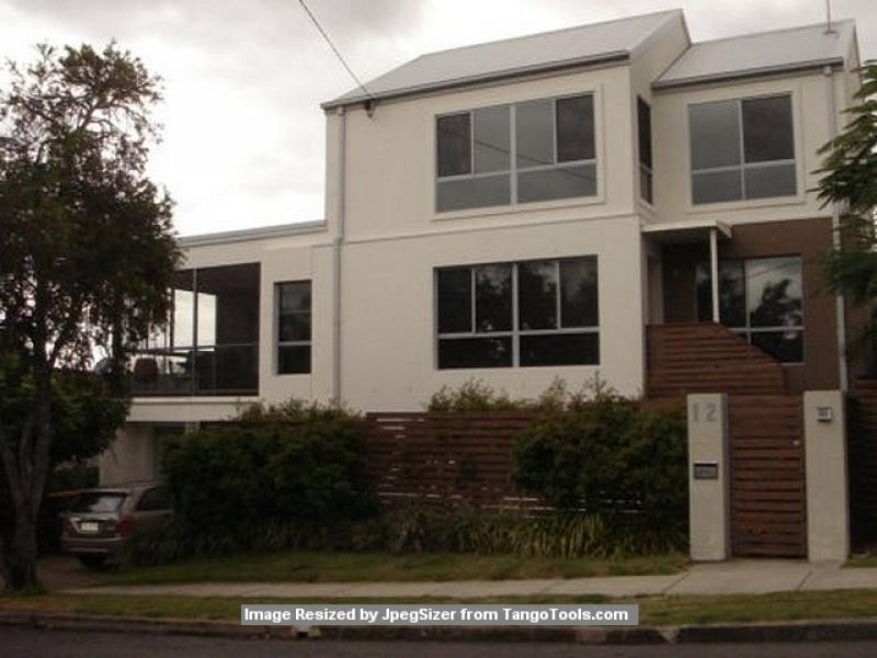 12 Locke St, Southport QLD 4215
