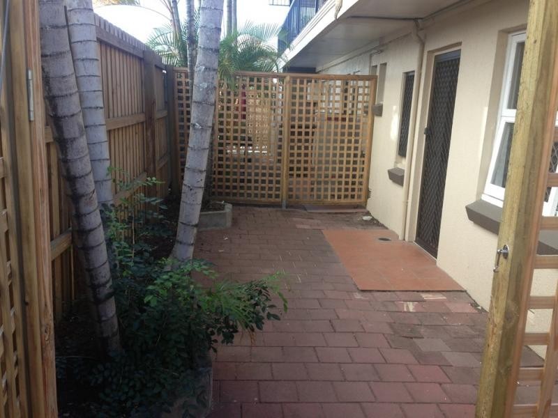 41 Frank St, Labrador QLD 4215