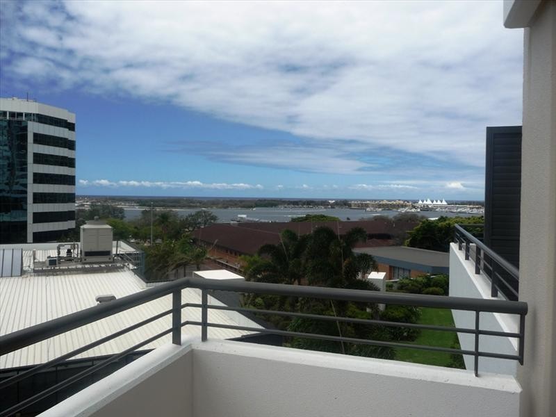 233/105 Scarbourough St, Southport QLD 4215