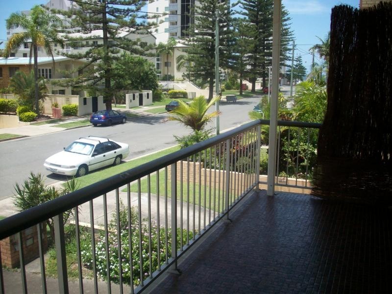 8 Frederick St, Surfers Paradise QLD 4217