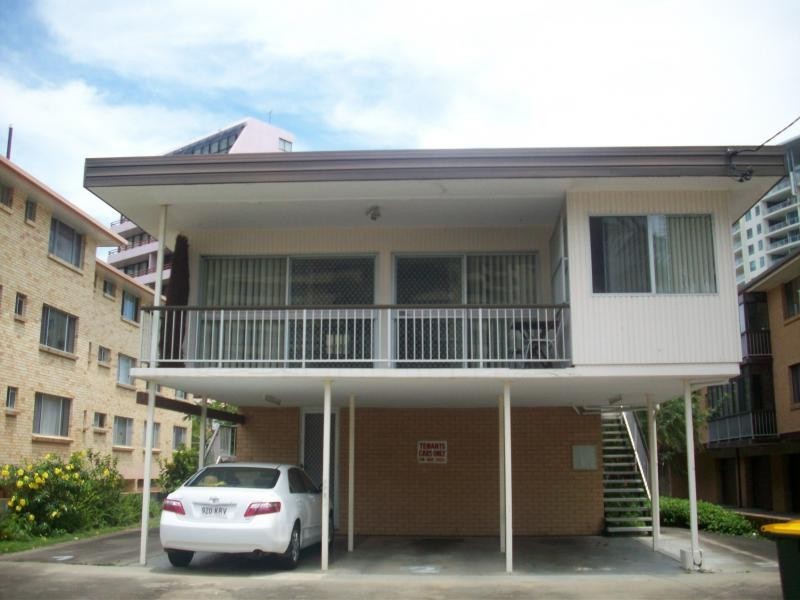 8 Frederick St, Surfers Paradise QLD 4217