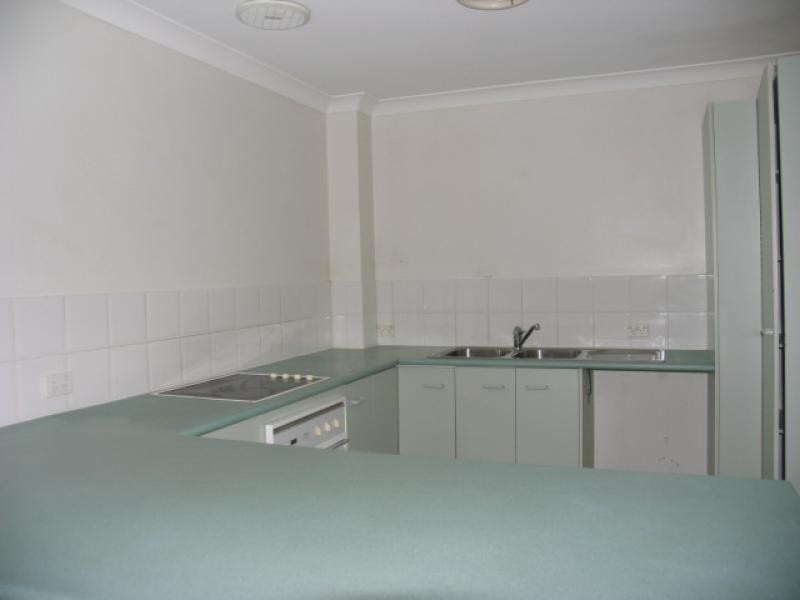 6 Crestridge Crescent, Oxenford QLD 4210