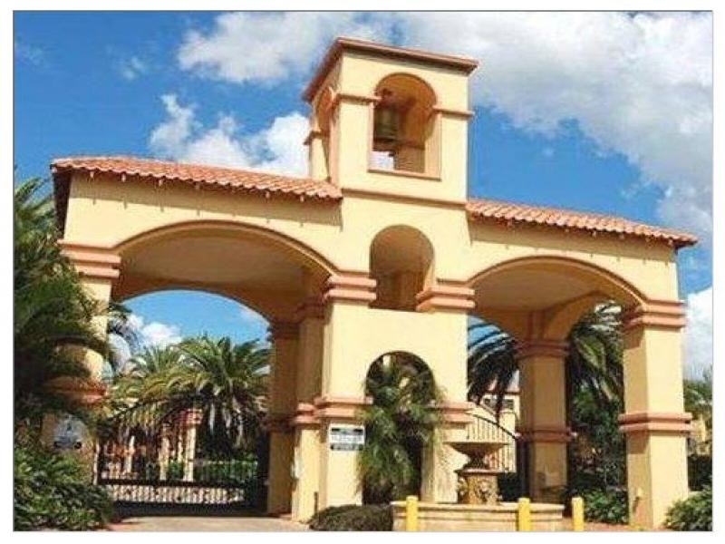 206 Cheltenham Dr, Robina QLD 4226