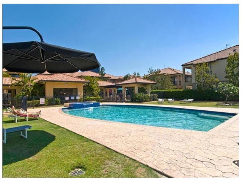 206 Cheltenham Dr, Robina QLD 4226