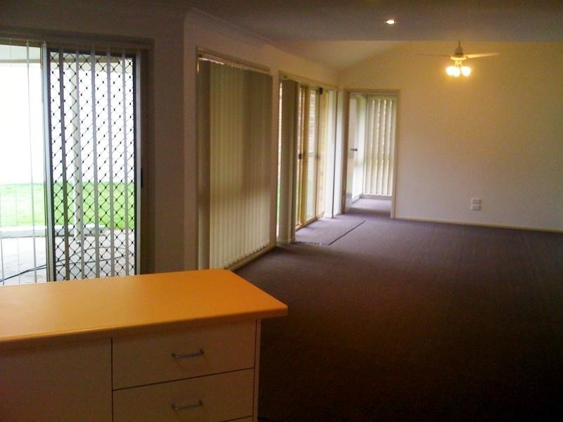5 Bothwell Cres, Robina QLD 4226