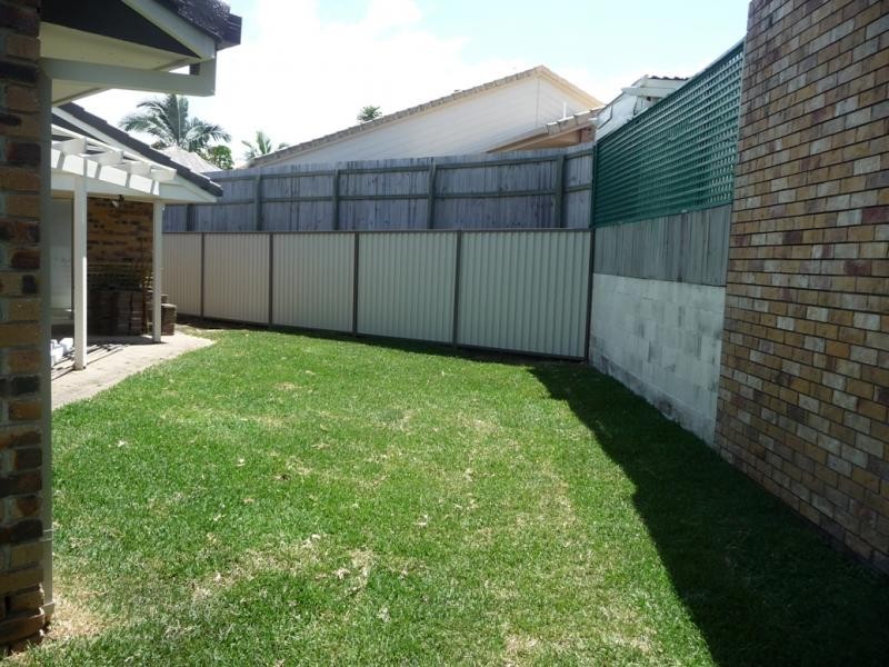 5 Bothwell Cres, Robina QLD 4226