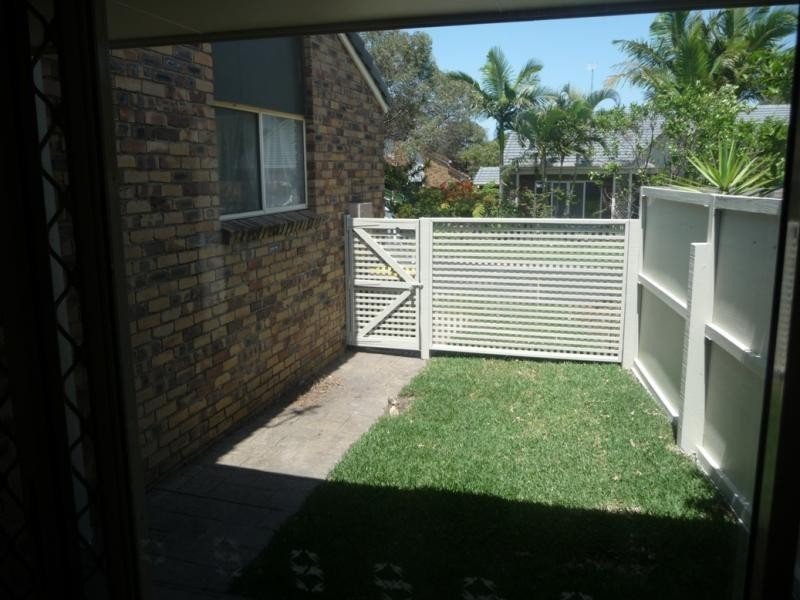 5 Bothwell Cres, Robina QLD 4226