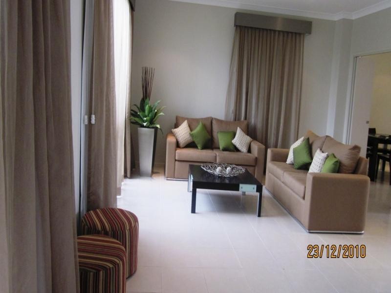 5006 Emerald Islands Drive, Carrara QLD 4211