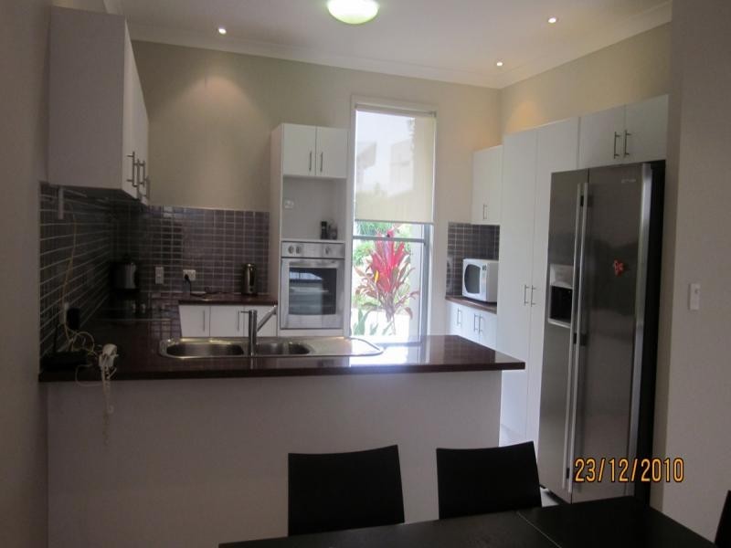 5006 Emerald Islands Drive, Carrara QLD 4211