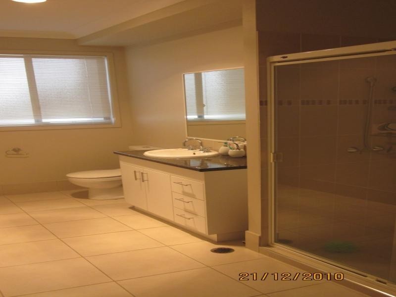 5006 Emerald Islands Drive, Carrara QLD 4211