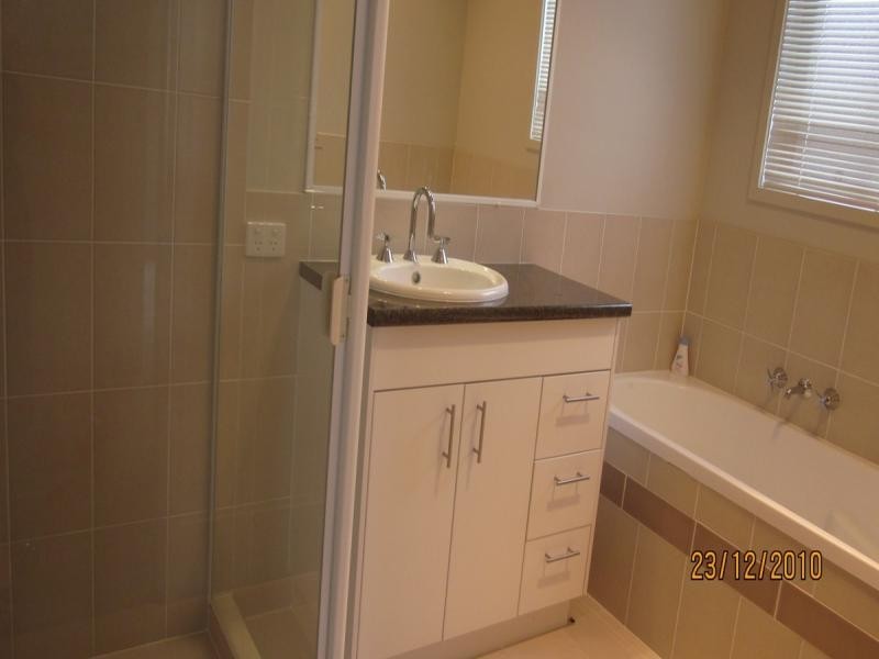 5006 Emerald Islands Drive, Carrara QLD 4211