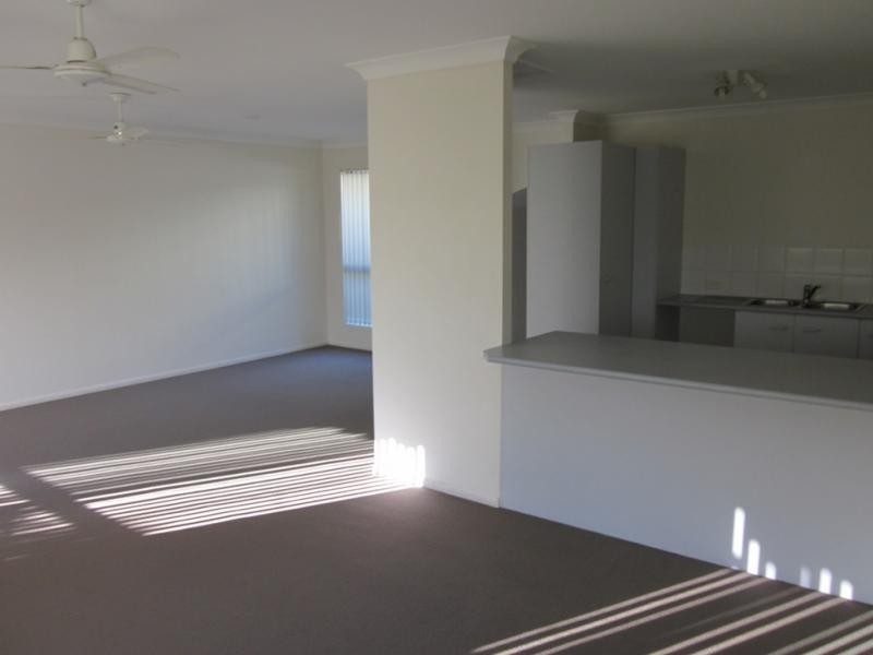 6 Crestridge Cres, Oxenford QLD 4210