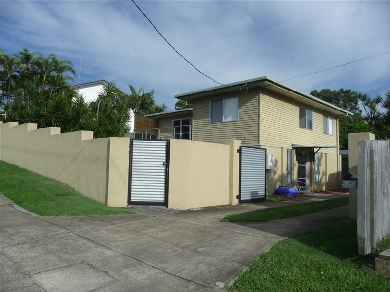 127 Benowa Rd, Southport QLD 4215