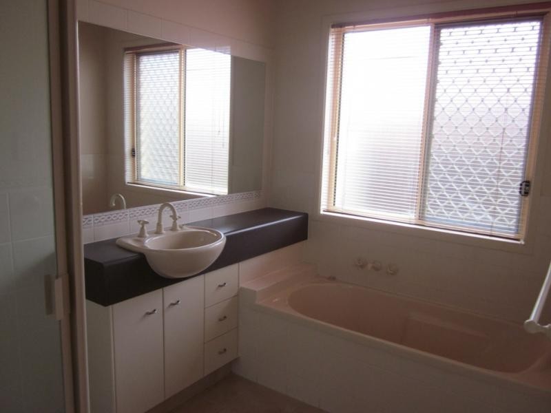 10 Lacie Ct, Mudgeeraba QLD 4213