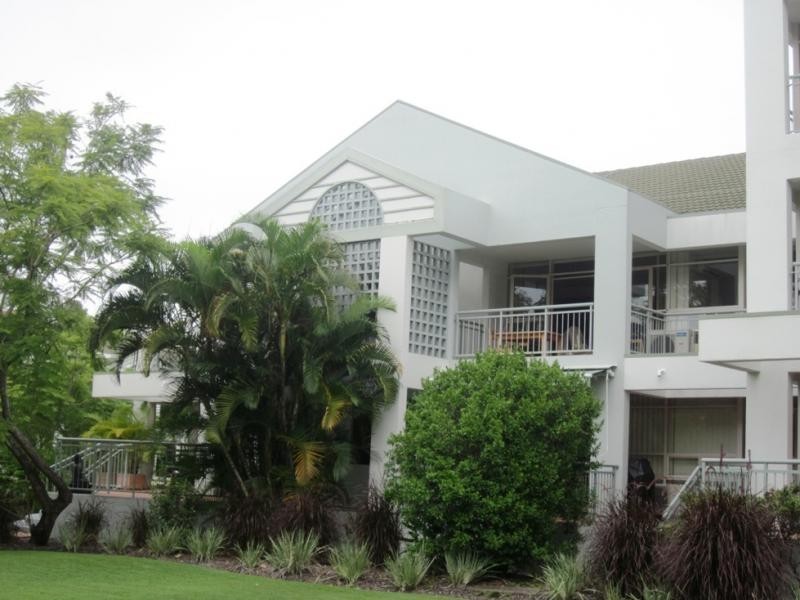 76-80 Chichester Dve, Arundel QLD 4214