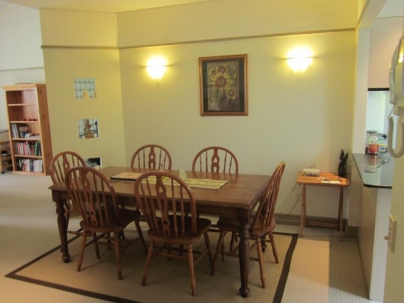 76-80 Chichester Dve, Arundel QLD 4214