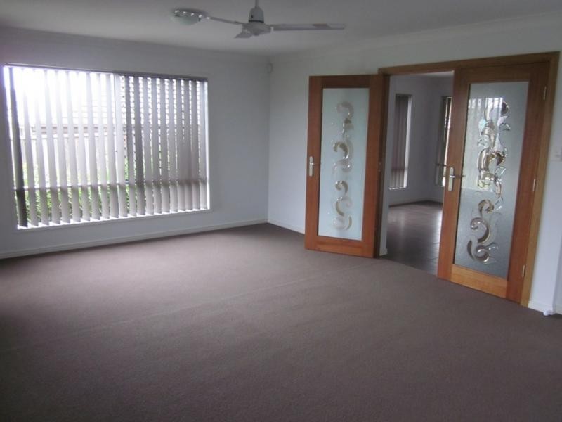 1  Freeling Place, Oxenford QLD 4210