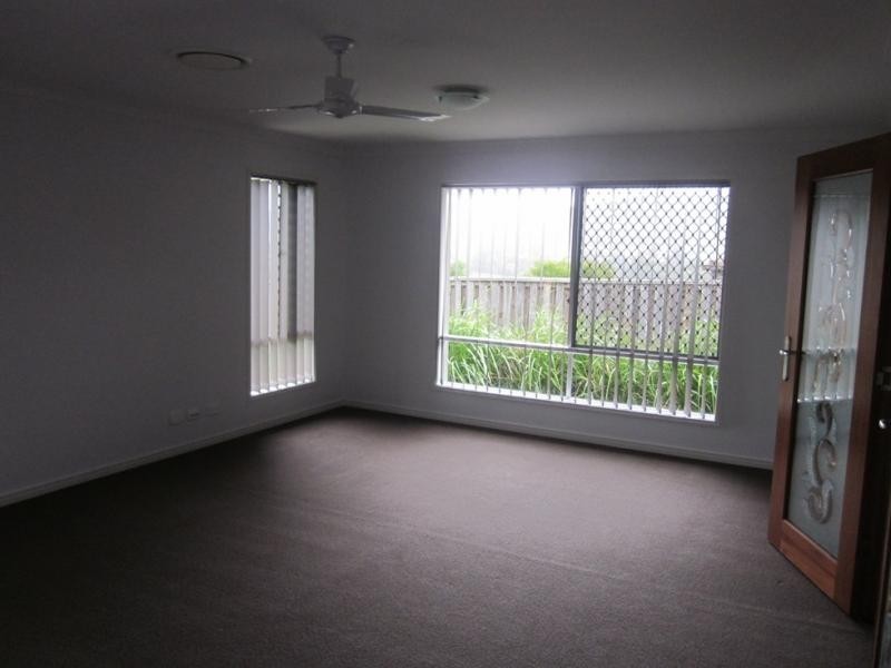 1  Freeling Place, Oxenford QLD 4210