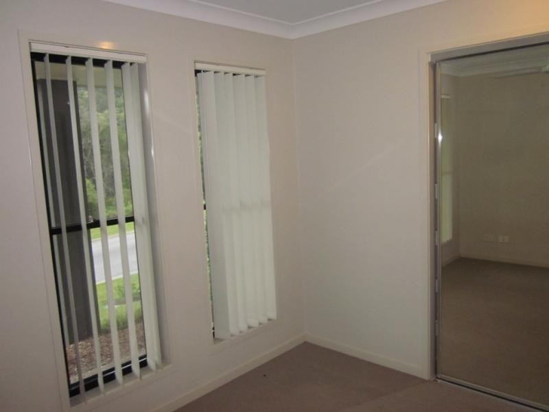 12 Peckham Crt, Pacific Pines QLD 4211
