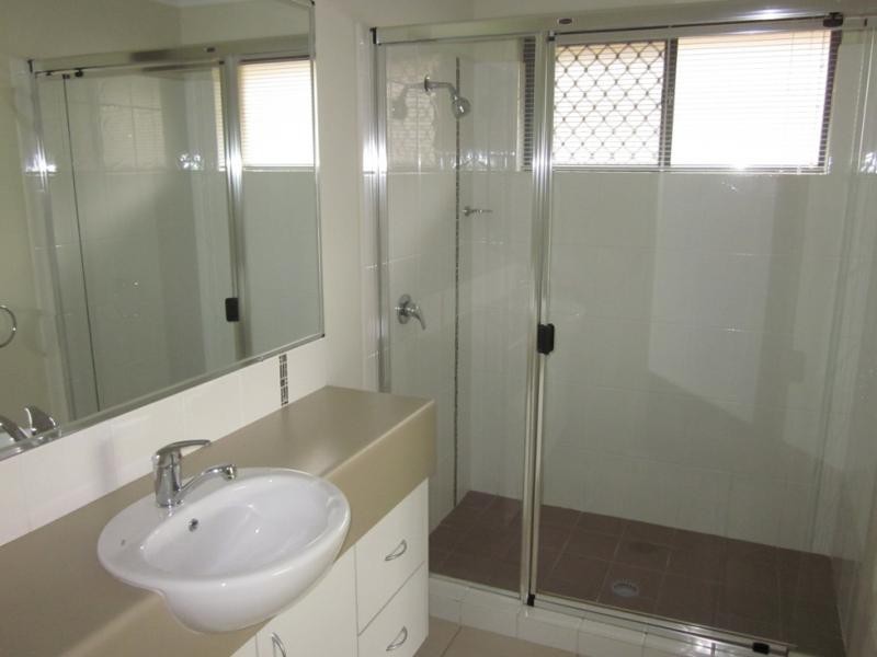 12 Peckham Crt, Pacific Pines QLD 4211