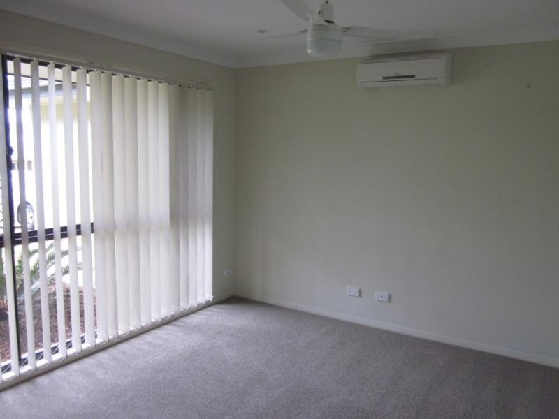 12 Peckham Crt, Pacific Pines QLD 4211