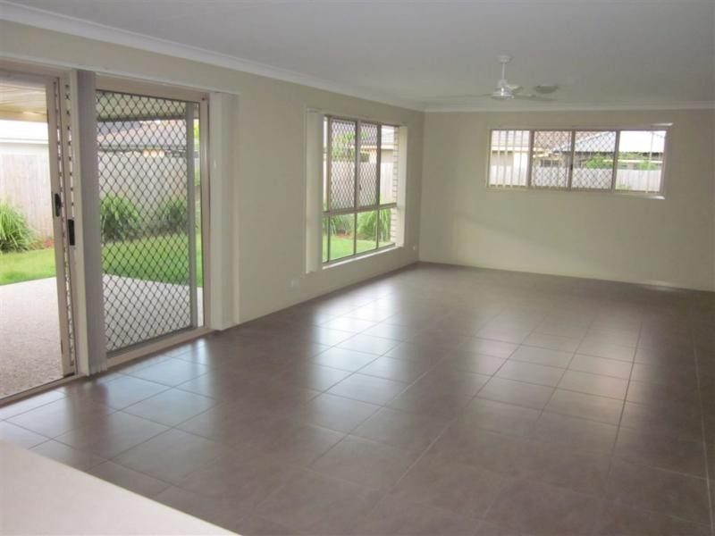 28 Brushwood Circuit, Forest Lake QLD 4078