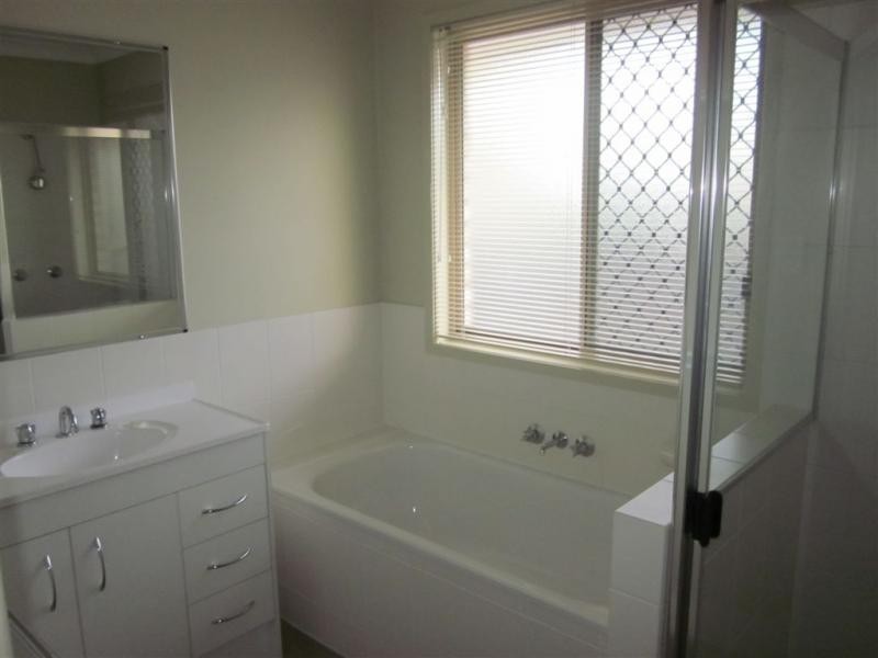 28 Brushwood Circuit, Forest Lake QLD 4078