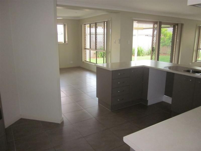 28 Brushwood Circuit, Forest Lake QLD 4078