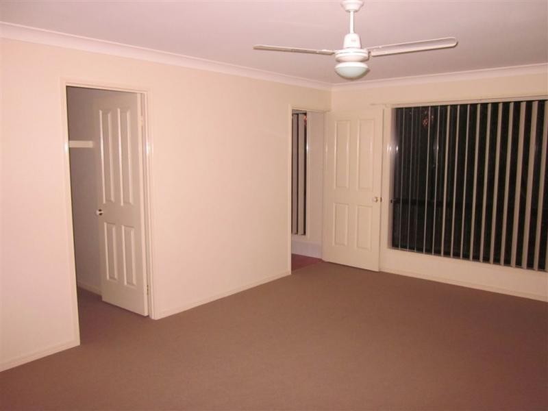 7 Savill Ct, Forest Lake QLD 4078
